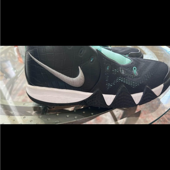 Nike Kylie - Picture 8 of 12